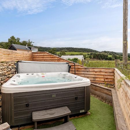 Alba - Charming Boutique Forest View Cabin With Hot Tub In Ballater Eksteriør billede