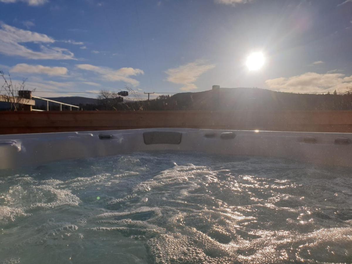 Alba - Charming Boutique Forest View Cabin With Hot Tub In Ballater Eksteriør billede
