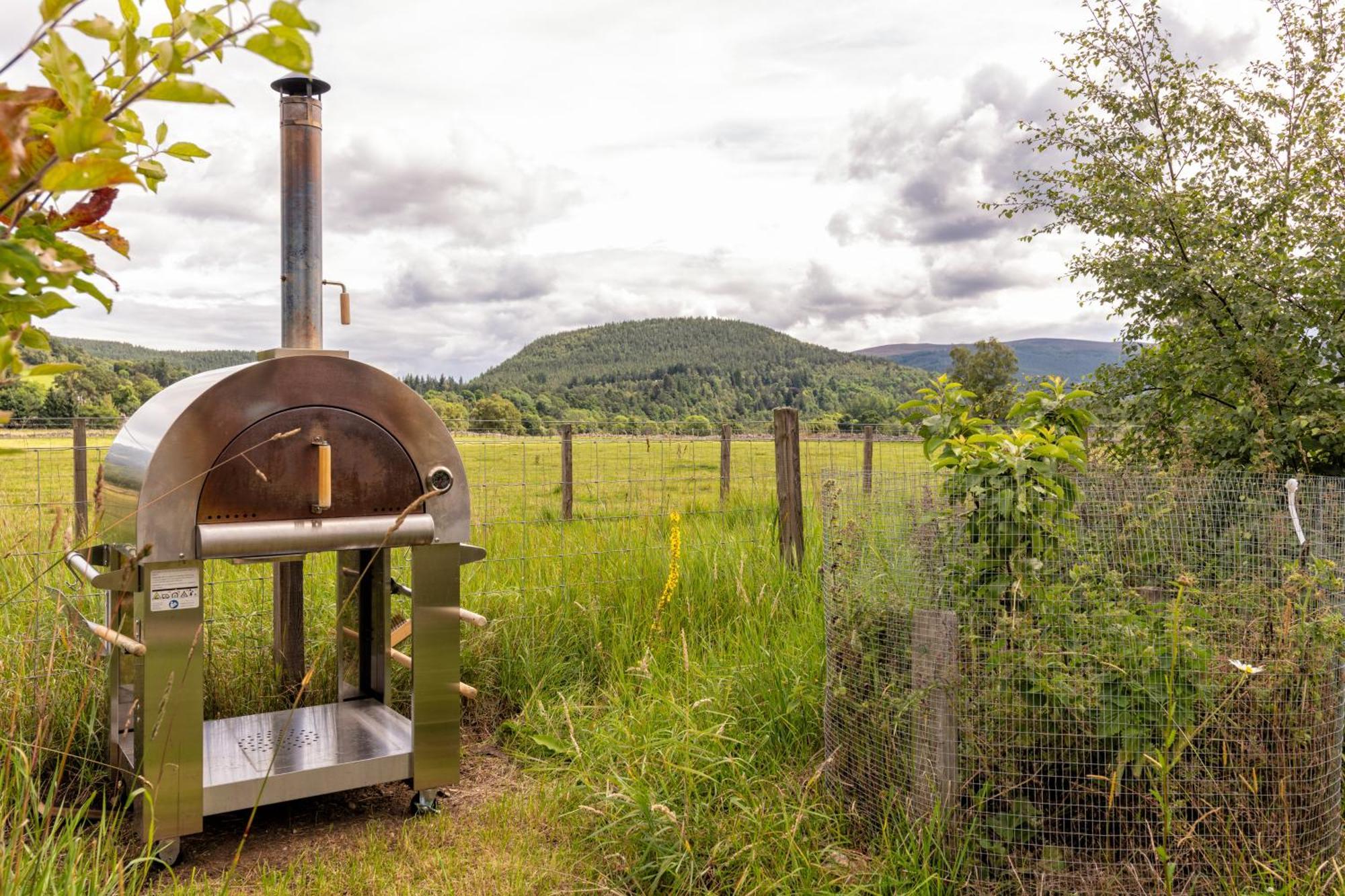 Alba - Charming Boutique Forest View Cabin With Hot Tub In Ballater Eksteriør billede